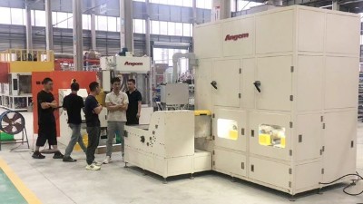 廣東汽車配件客戶到訪驗收鏈式外圓滾膠機GL150