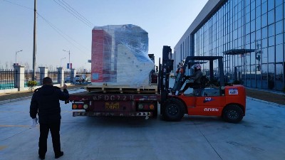 【開年設備首發】自動滾膠機發貨四川汽車零部件橡塑制品客戶